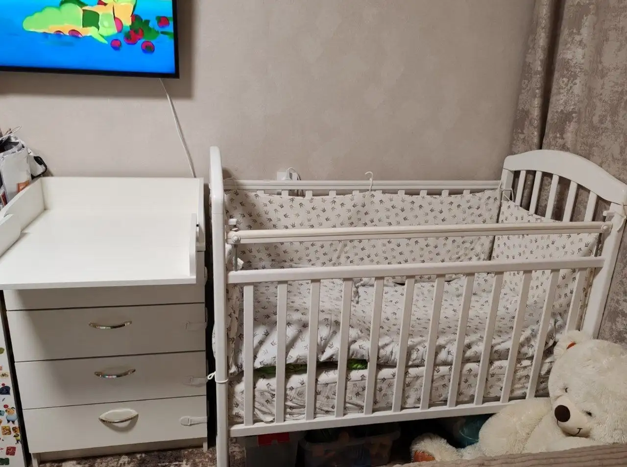 Кроватка и пеленальный комод - Товары для детей в Тюмень