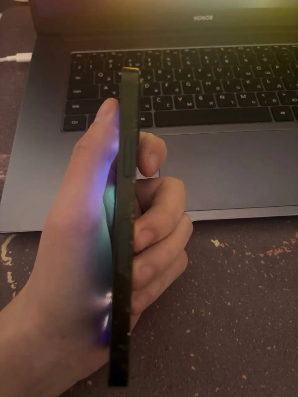 Продажа iPhone 13 Mini 256 ГБ с повреждениями - Смартфоны (Электроника) в Тюмень