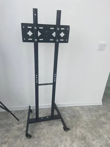 Подставка-кронштейн напольная в идеальном состоянии - Барахолка в Тюмень