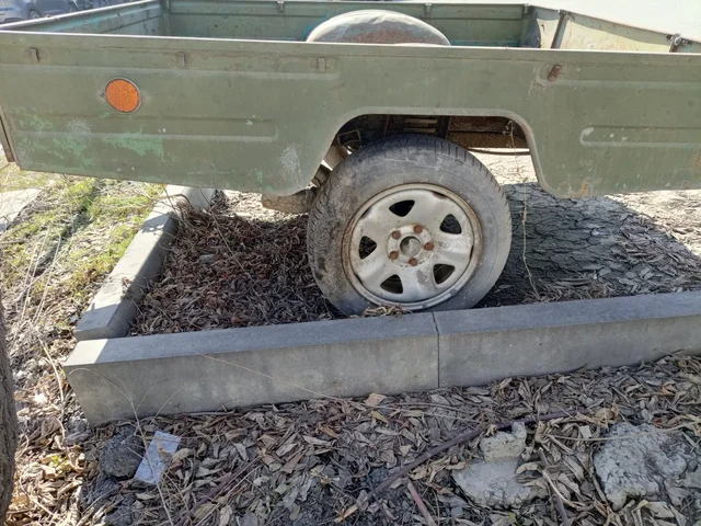 Продам прицеп самосвал с пружинной подвеской - Автозапчасти для легковых автомобилей в Тюмень