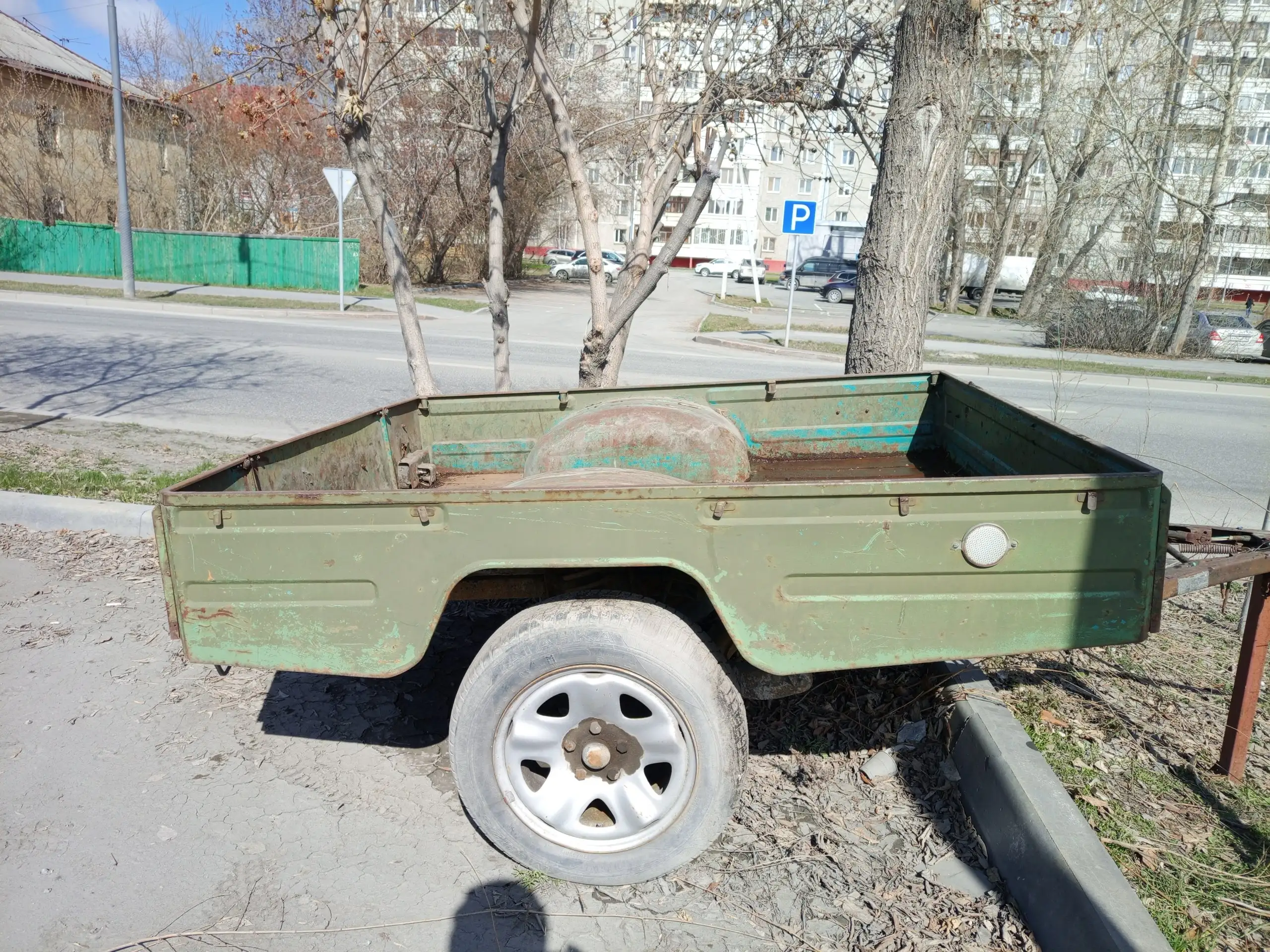 Продам прицеп самосвал с пружинной подвеской - Прицепы (Запчасти) в Тюмень