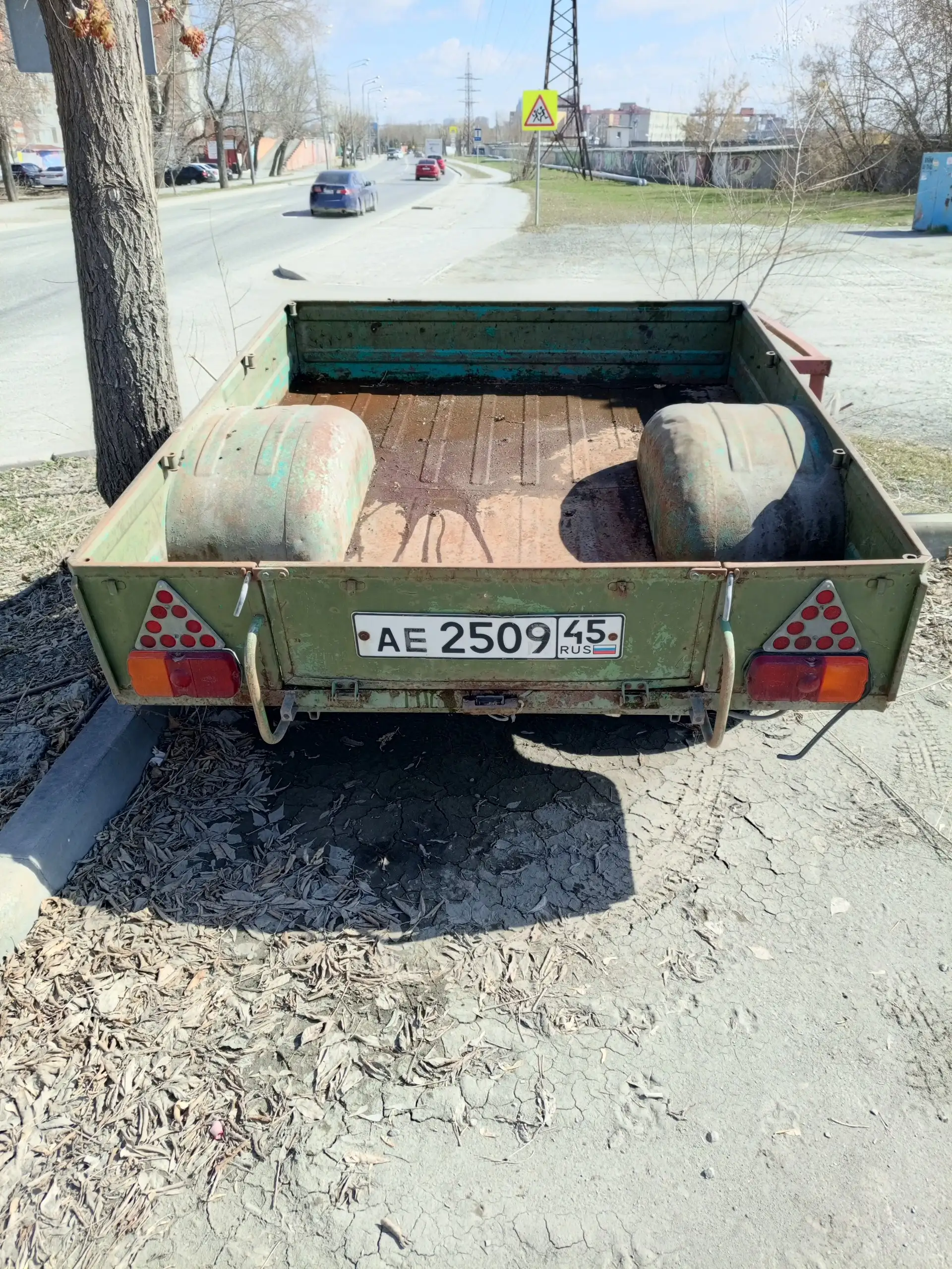 Продам прицеп самосвал с пружинной подвеской - Прицепы (Запчасти) в Тюмень