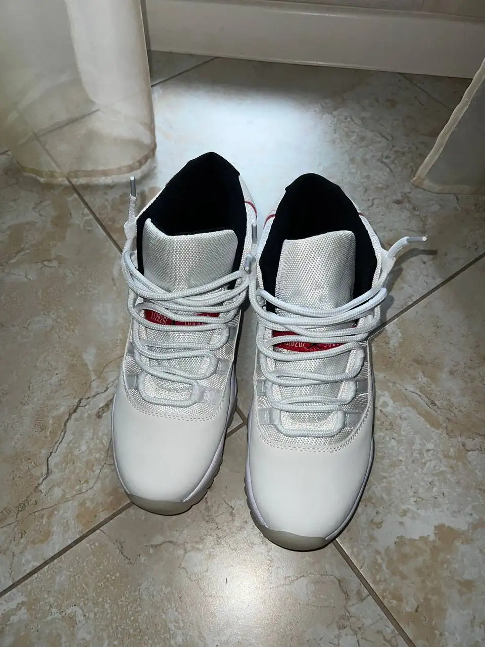 Кроссовки Jordan 11 размер 41-42 - Обувь (Одежда) в Тюмень