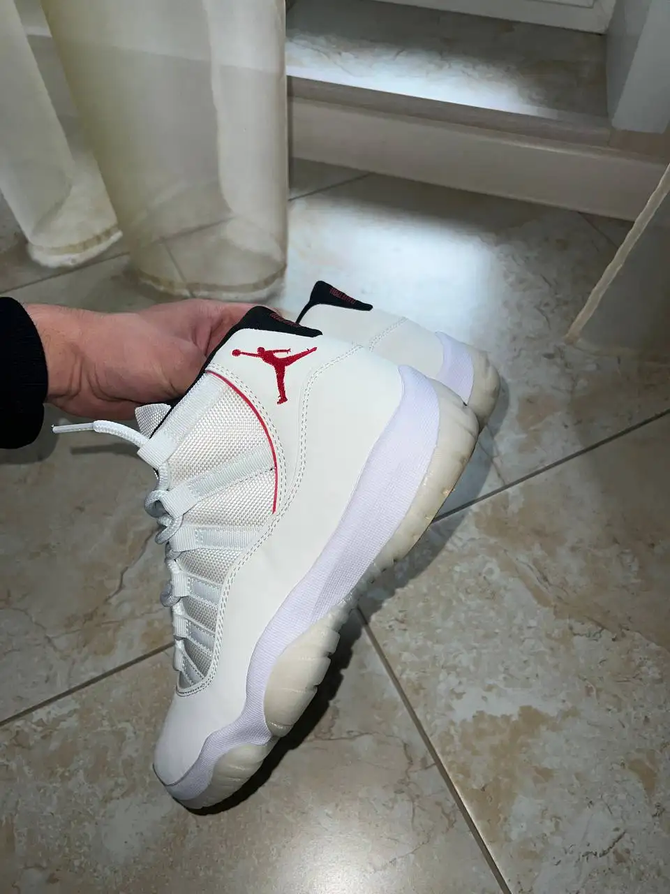 Кроссовки Jordan 11 размер 41-42 - Обувь (Одежда) в Тюмень