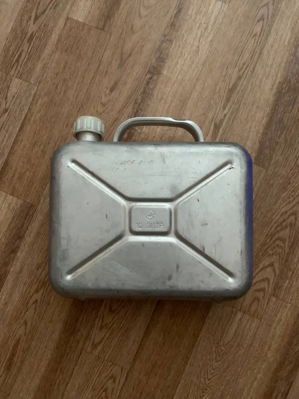 Канистра 10 литров - Запчасти для авто и спецтехники (Авто) в Тюмень