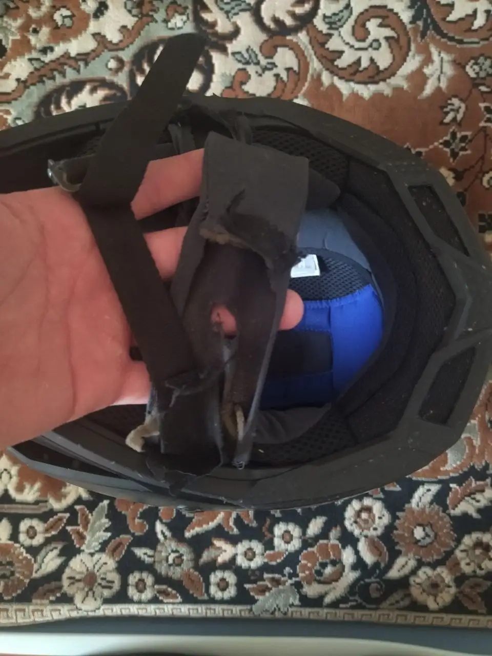 Продам шлем Ataki - Хобби и отдых в Тюмень