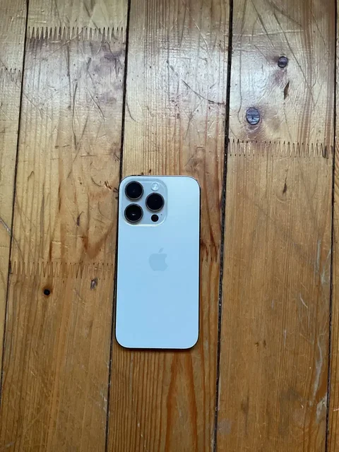 Продам iPhone 14 Pro 256GB золотистый - Инструмент в Тюмень