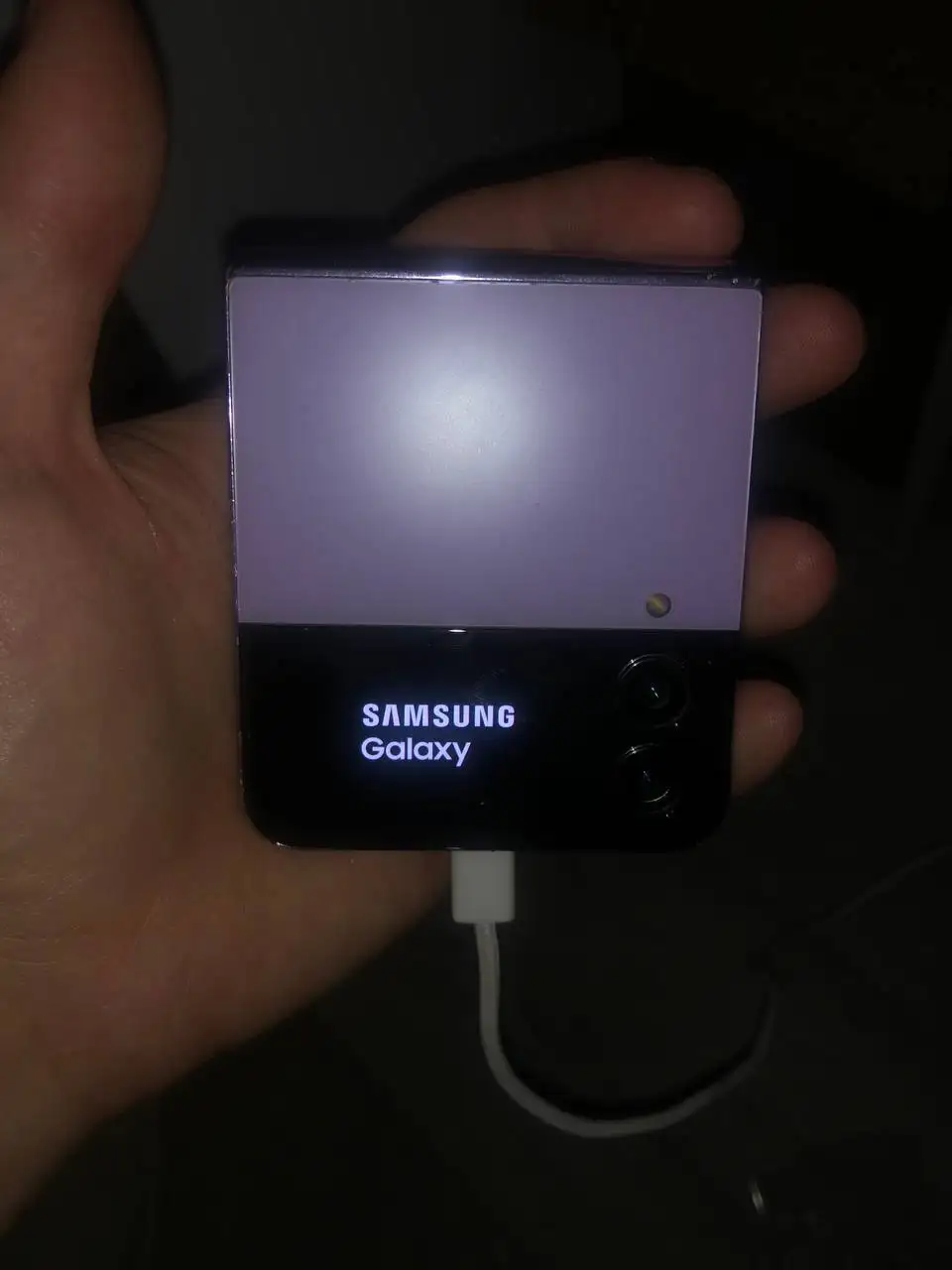Samsung Galaxy Z Flip 3 с дефектом - Мобильные телефоны (Электроника) в Тюмень