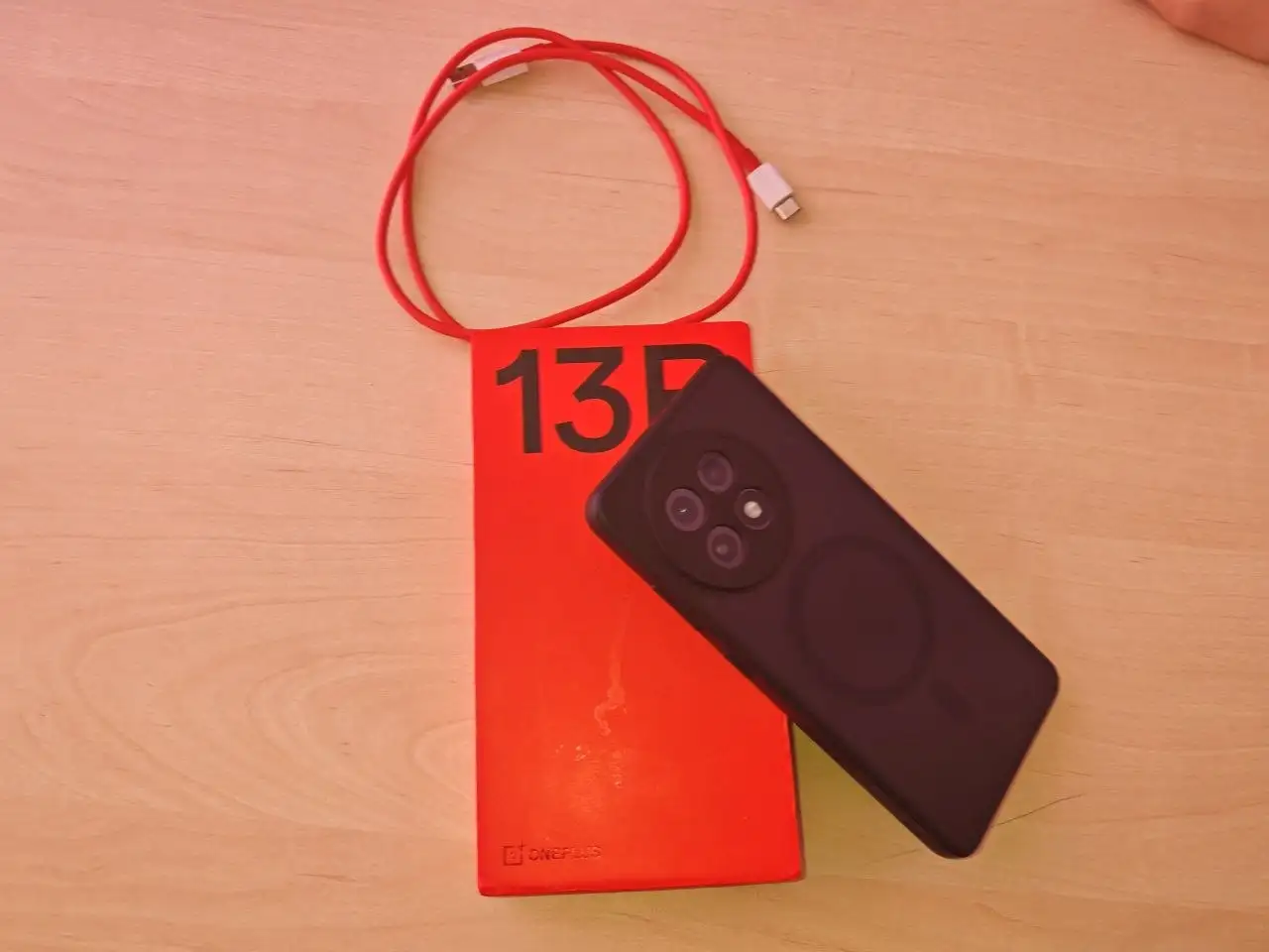 Продам OnePlus 13R 12/256 - Мобильные телефоны (Электроника) в Тюмень