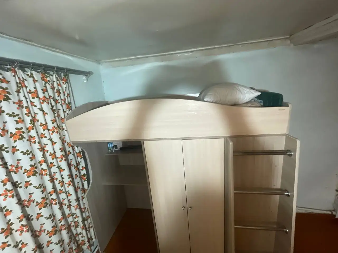 Продам двухъярусную кровать - Мебель (Для дома и дачи) в Тюмень