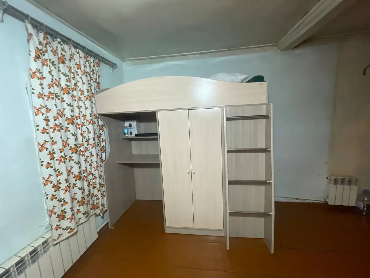 Продам двухъярусную кровать - Мебель (Для дома и дачи) в Тюмень