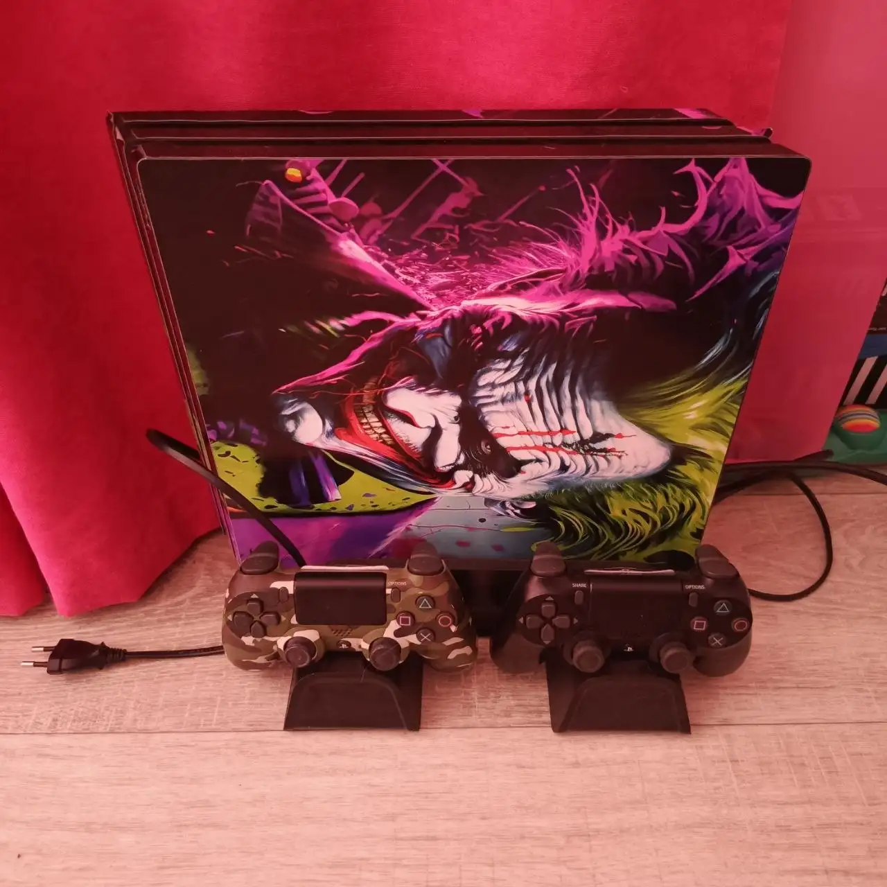 Продам PS4 Pro - Электроника в Тюмень