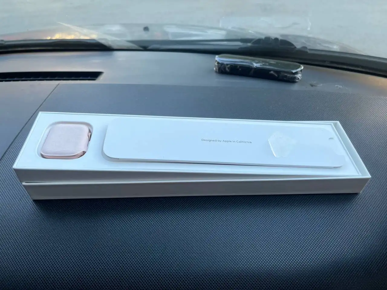 iPhone 13 Pro 128GB и Apple Watch Series 6 40mm 32GB - Электроника в Тюмень