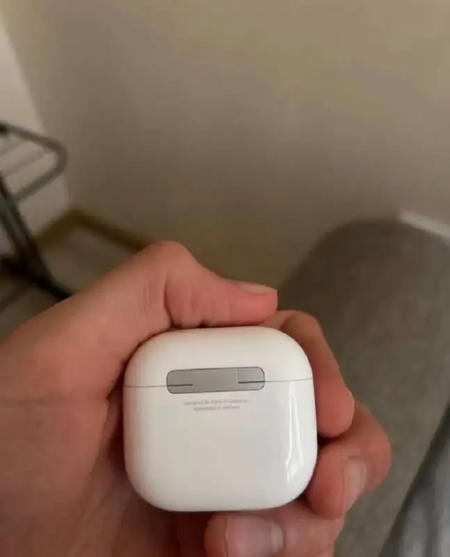 Продам Apple AirPods 4 - Наушники (Электроника) в Тюмень