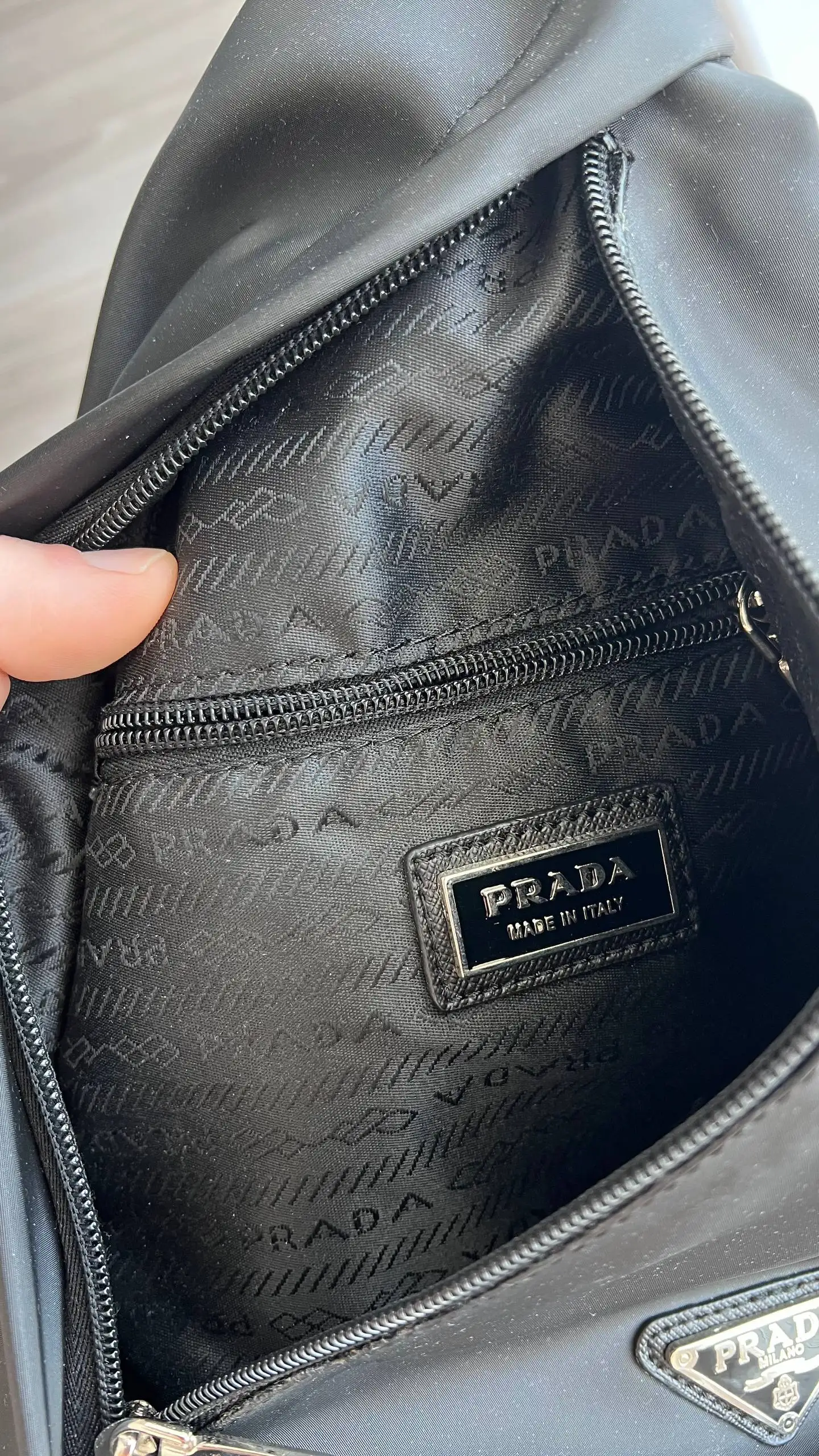 Продам реплику Prada Nylon - Аксессуары (Одежда) в Тюмень