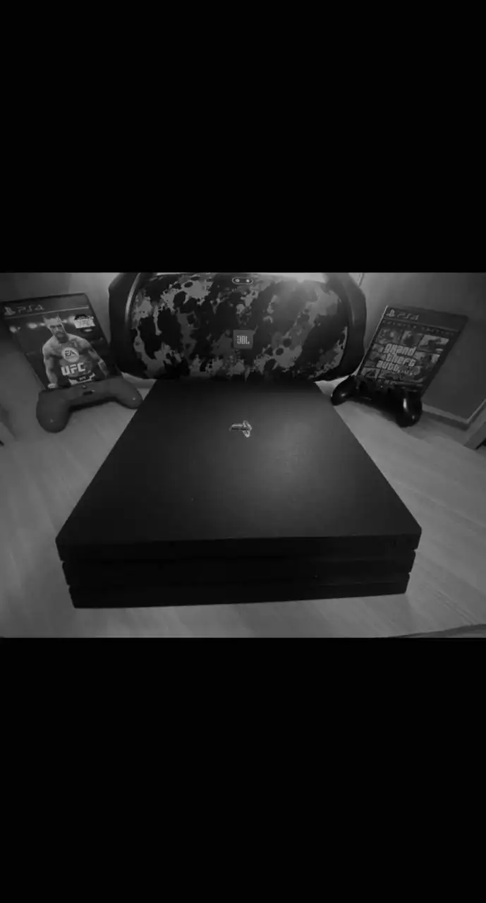 Продается PlayStation 4 в хорошем состоянии - Игровые приставки (Электроника) в Тюмень