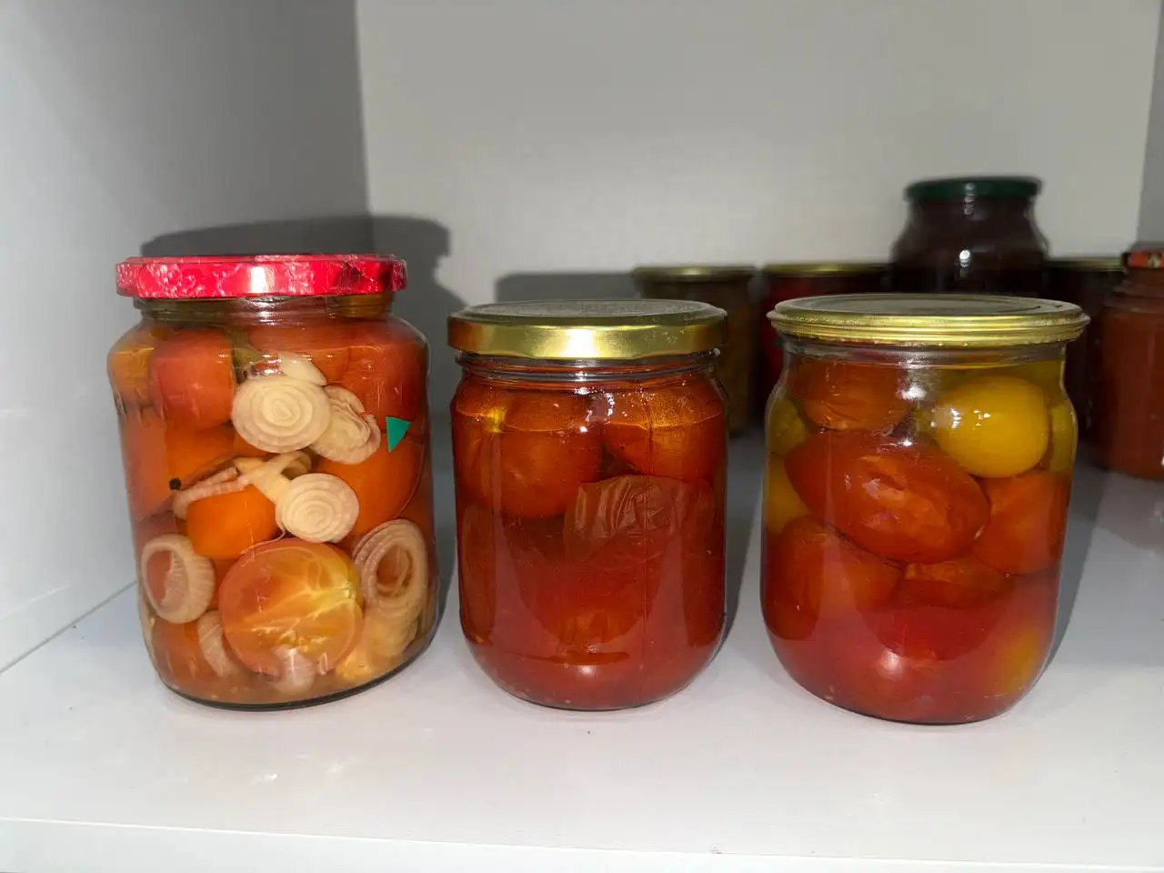 Бесплатные банки с закрутками - Барахолка в Тюмень