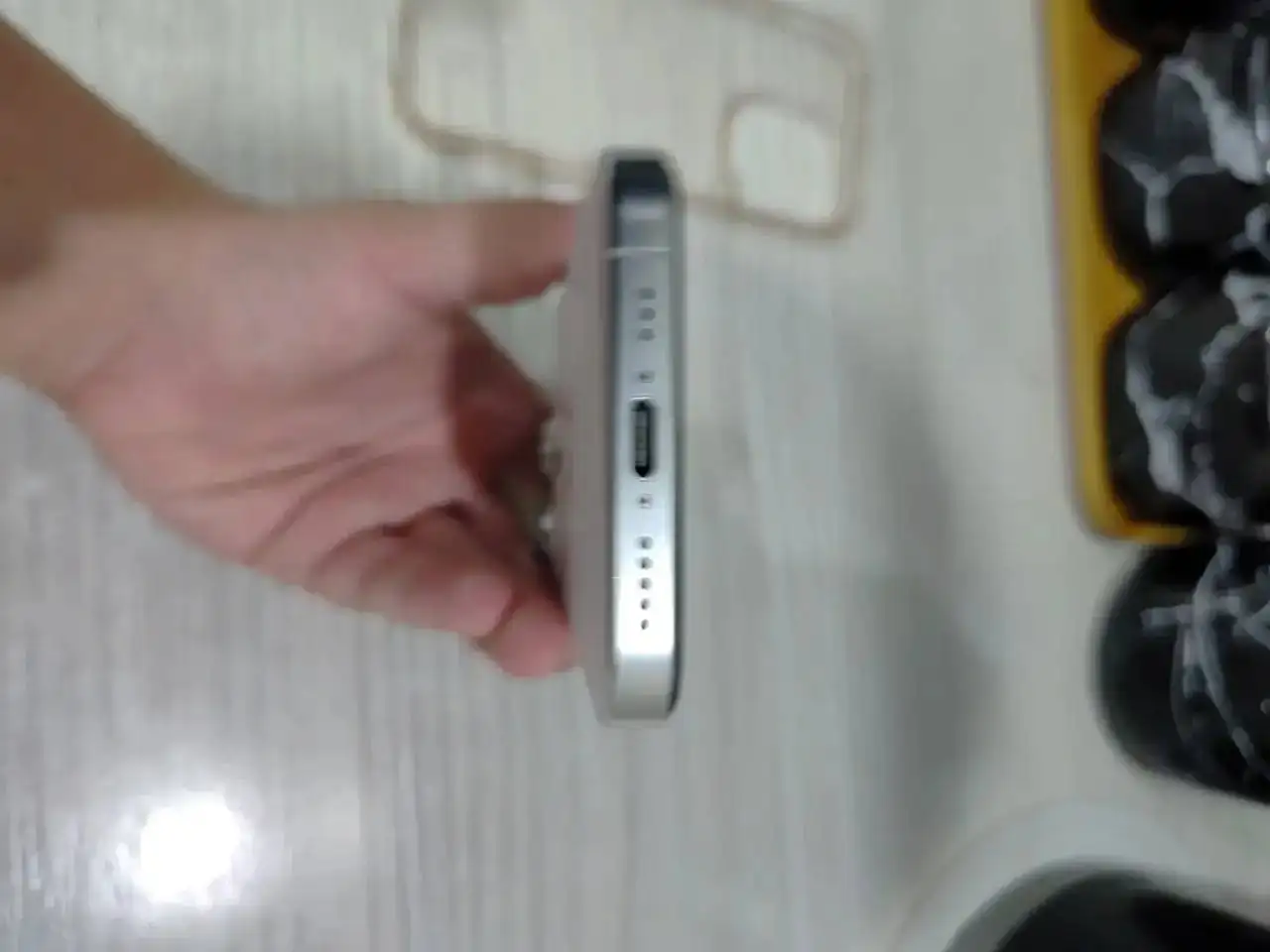 iPhone 16 Pro 128GB белый - Электроника в Тюмень