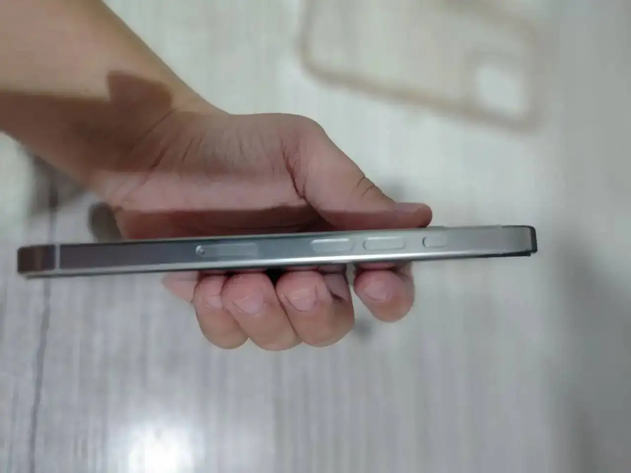 iPhone 16 Pro 128GB белый - Электроника в Тюмень