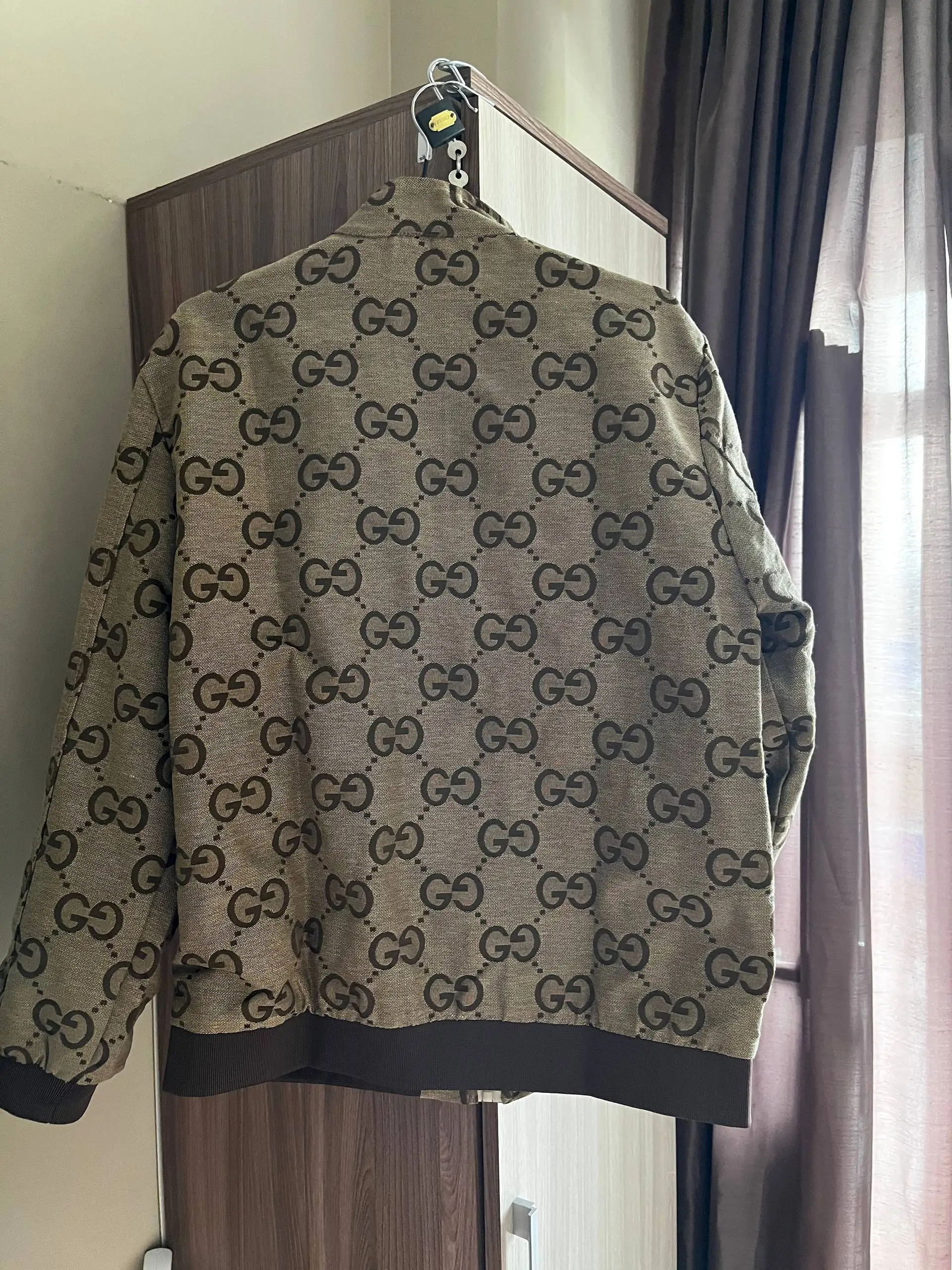 Куртка бомбер Gucci - Верхняя одежда (Одежда) в Тюмень