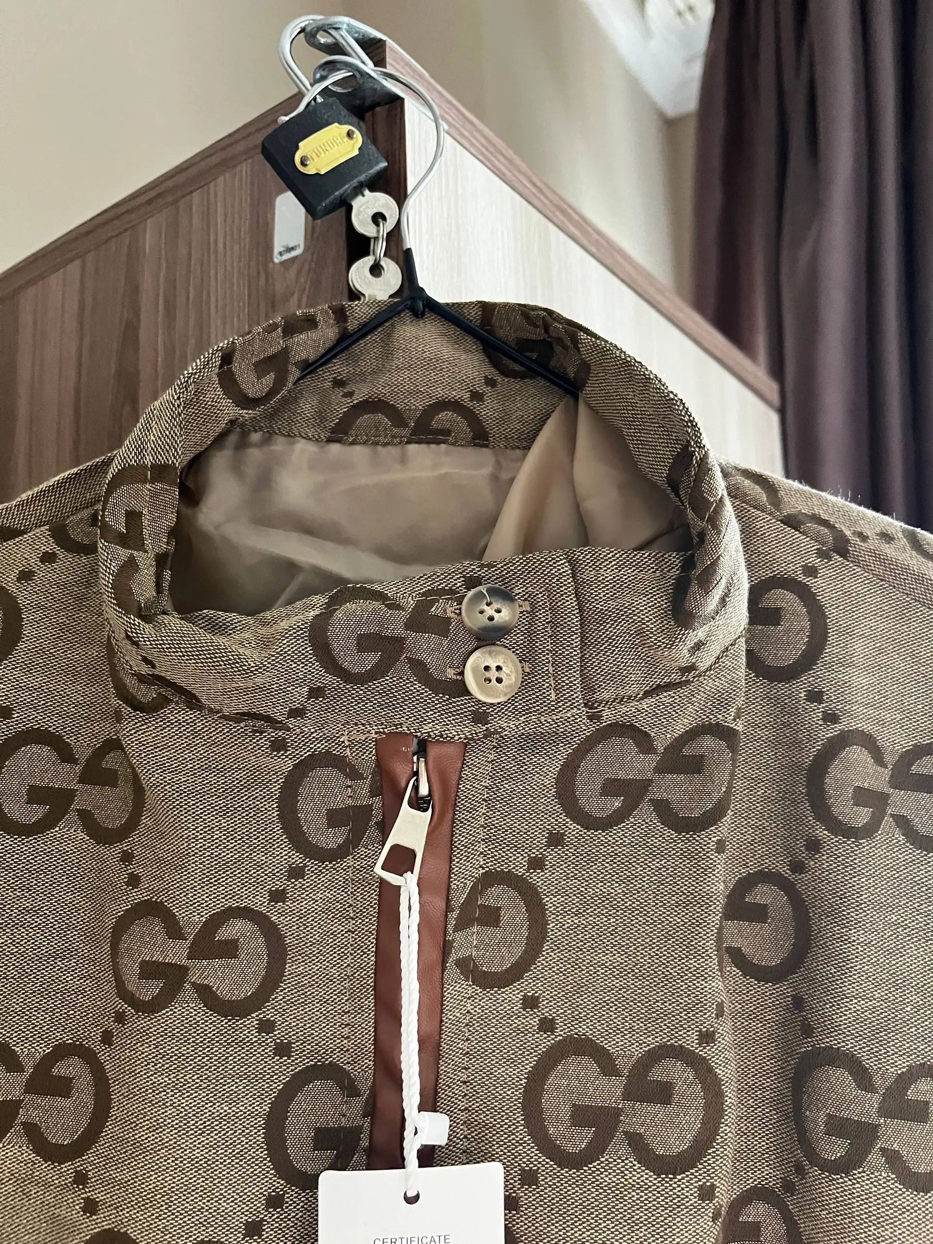 Куртка бомбер Gucci - Верхняя одежда (Одежда) в Тюмень