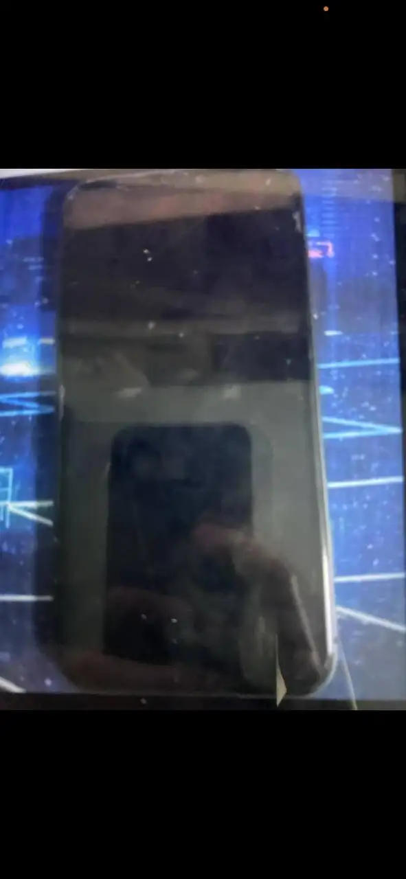 iPhone 11 128GB с недостатками - Смартфоны и аксессуары (Электроника) в Тюмень