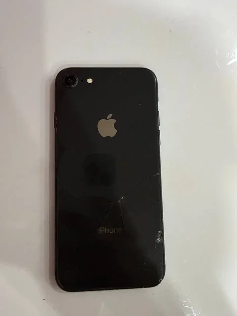 Продам iPhone 8 - Электроника в Тюмень