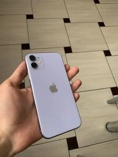 Продам iPhone 11 и Xs Max - Телефоны в Тюмень