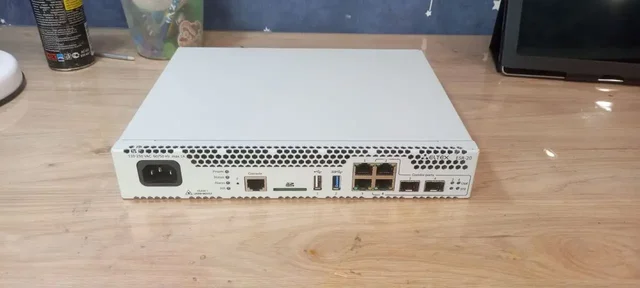 Маршрутизатор Eltex ESR 200 - Электронные сигареты и вейпы в Тюмень