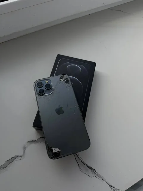 iPhone 12 Pro Max 256GB - Электронные сигареты и вейпы в Тюмень