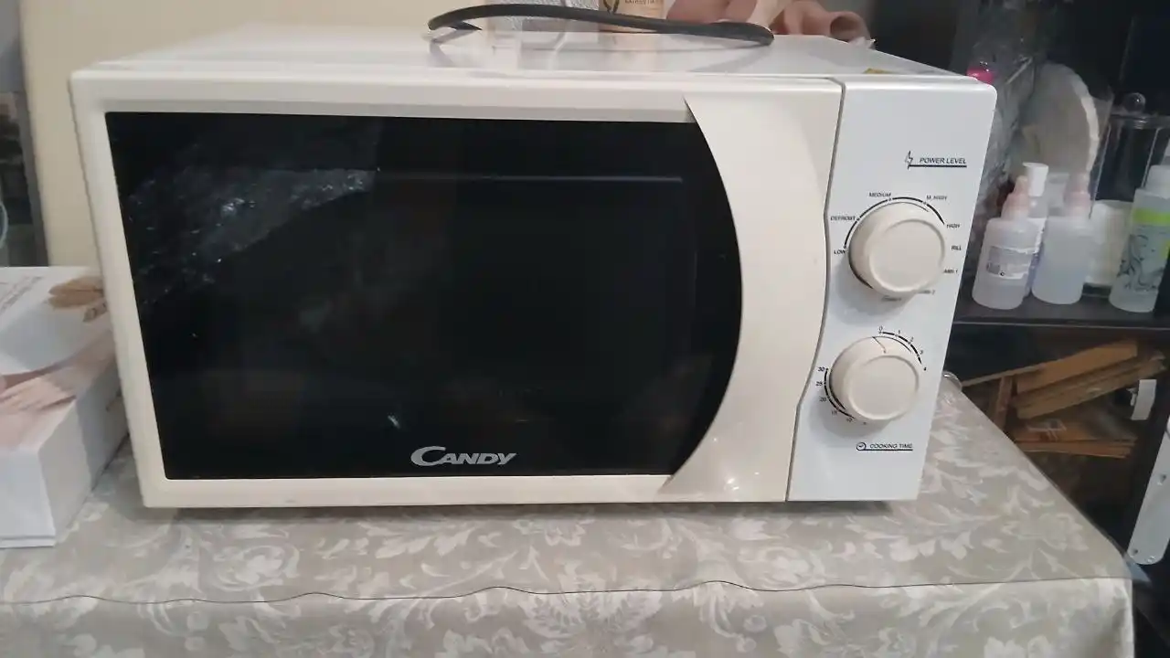 Продам микроволновку на запчасти