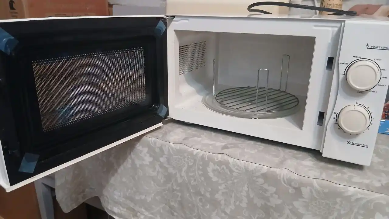 Продам микроволновку на запчасти