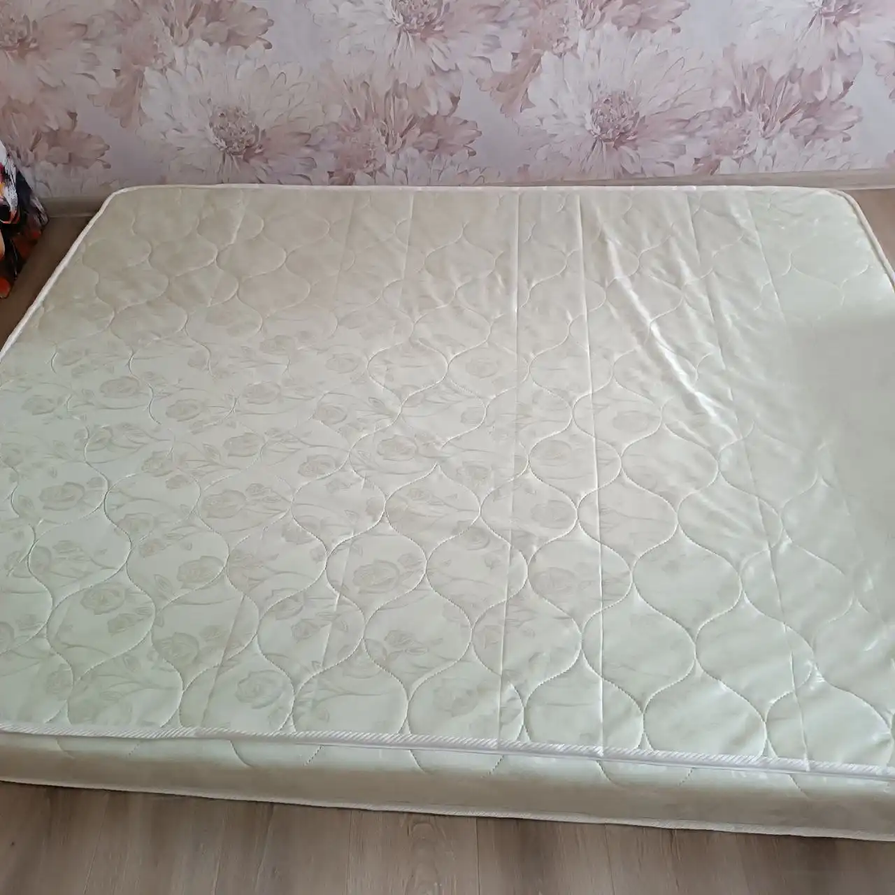 Отдам матрас 160*200