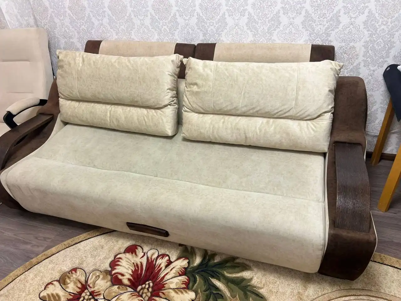 Продам диван и 2 кресла