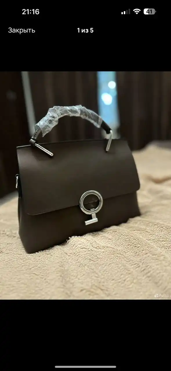 Сумка новая с небольшим дефектом