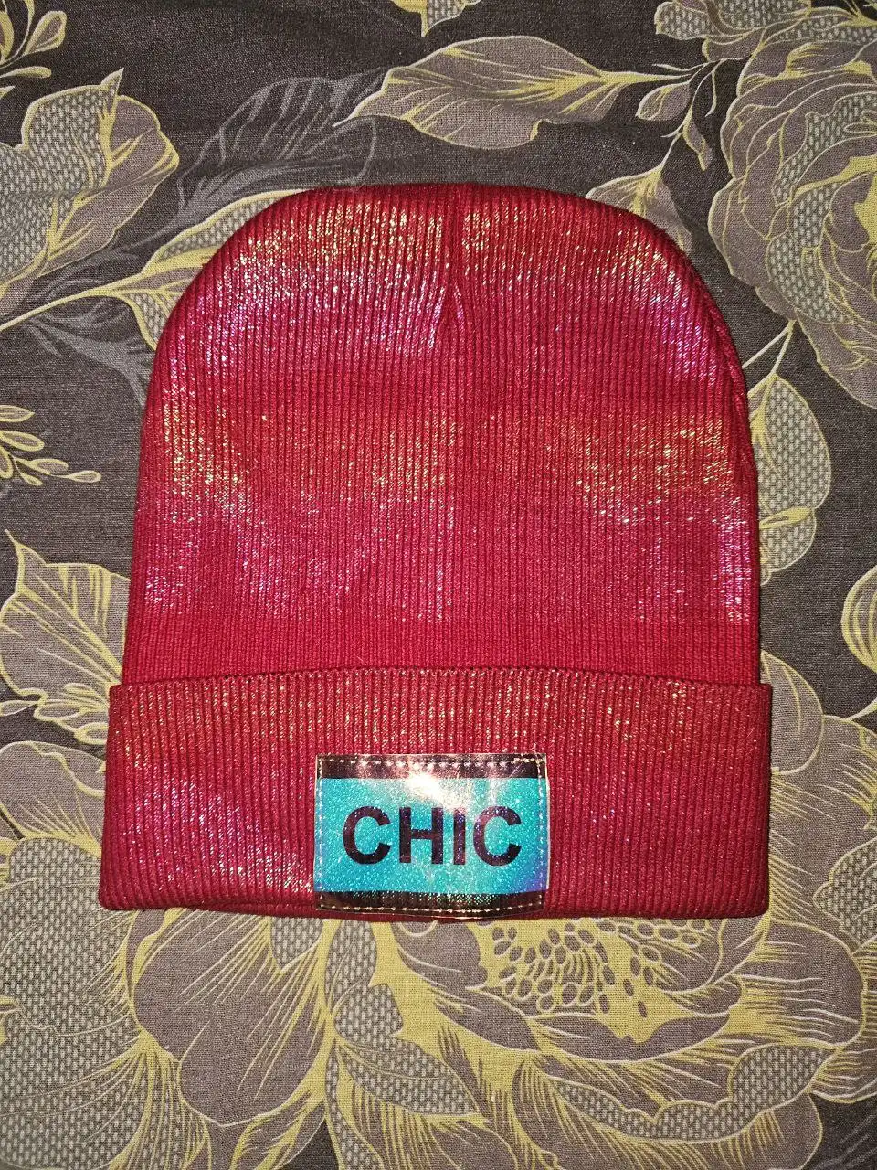 Шапка и меховые наушники