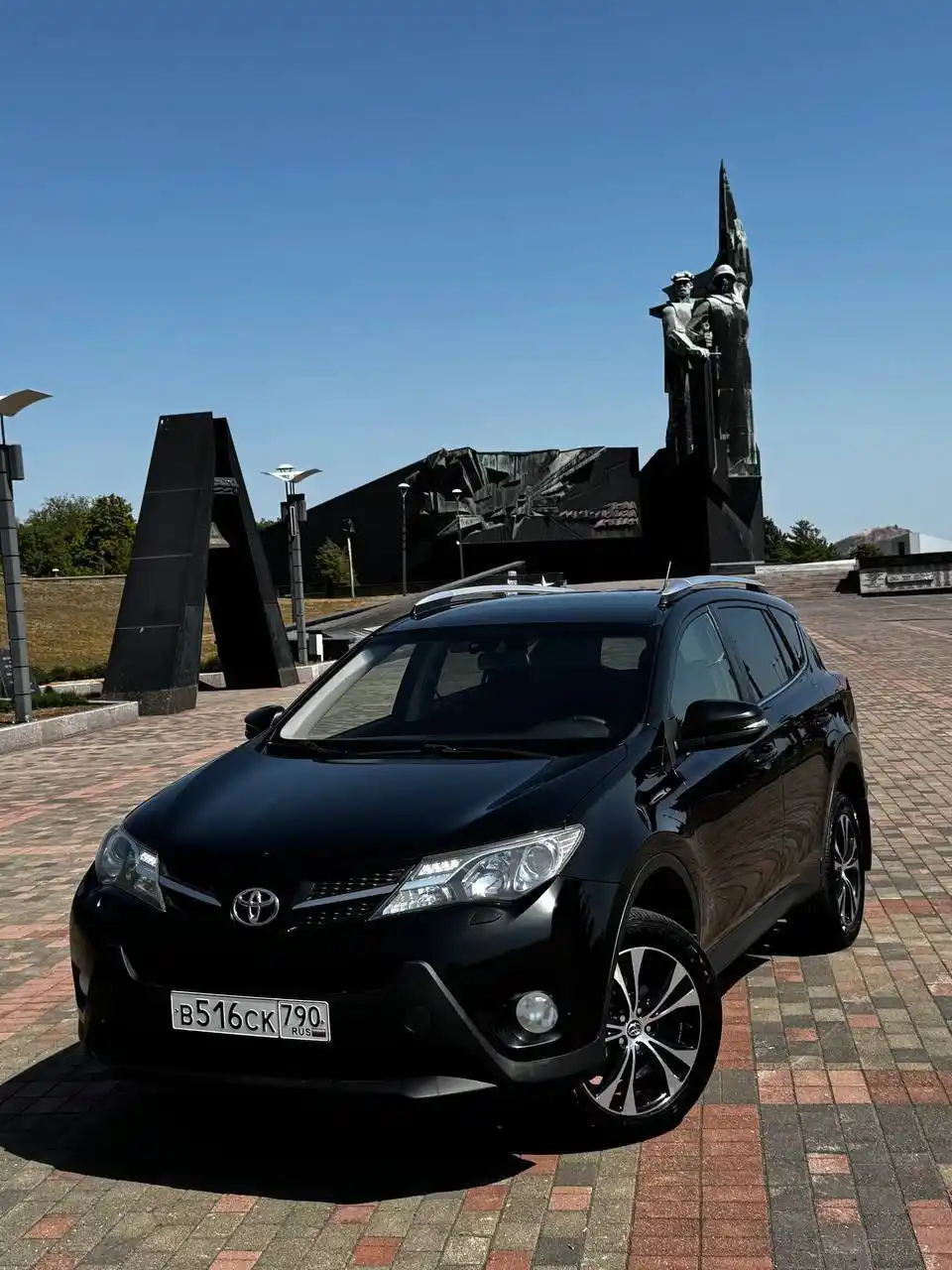 Продажа Toyota RAV4 2015 года