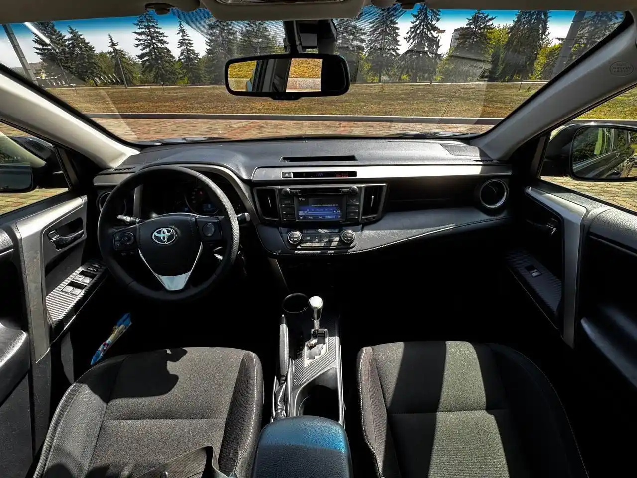 Продажа Toyota RAV4 2015 года