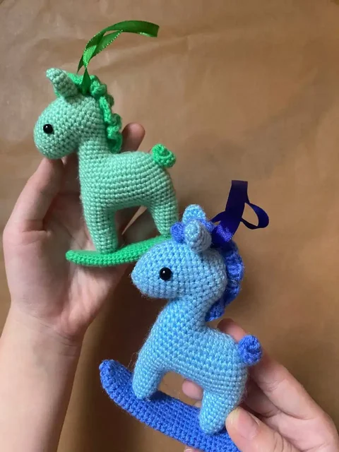 Продажа ёлочных игрушек: Гусенок, Летучая мышка, Лошадки, Снегурочка, Карамелька - Барахолка в Псковская область