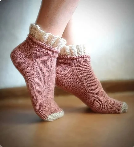 Вязаные носки на пяти спицах - Аренда квартир в Псковская область