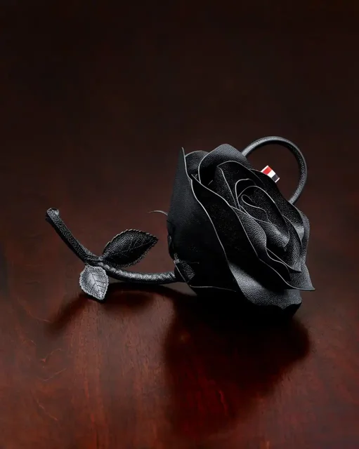 Черная роза от Тома Брауна - Розыгрыши/Лотереи в Псковская область