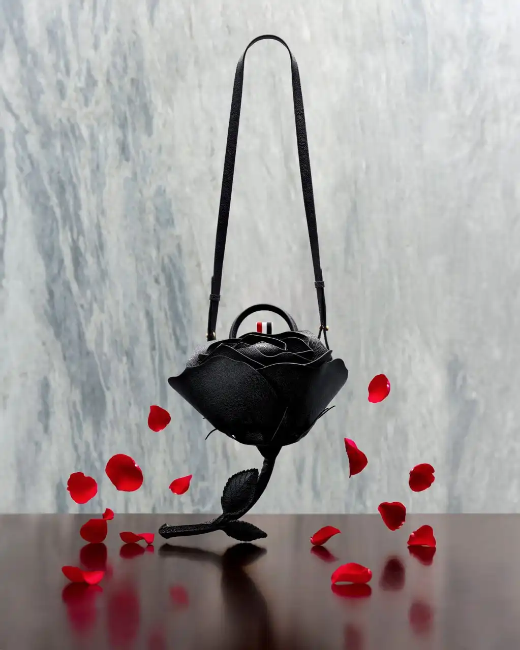 Черная роза от Тома Брауна - Барахолка в Псковская область