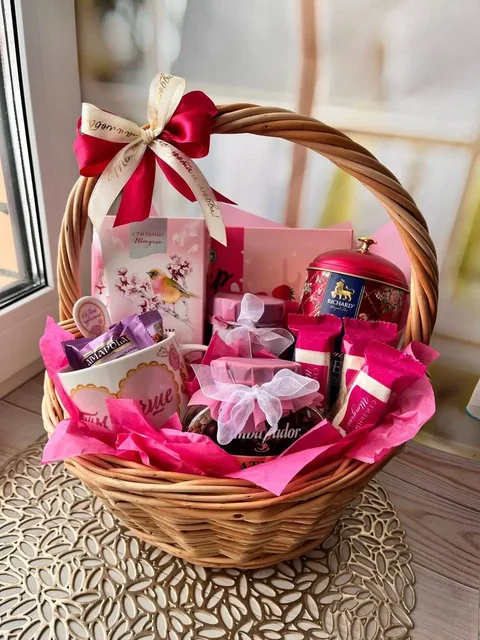 Запись на услуги к 8 марта - Туристические услуги в Псковская область