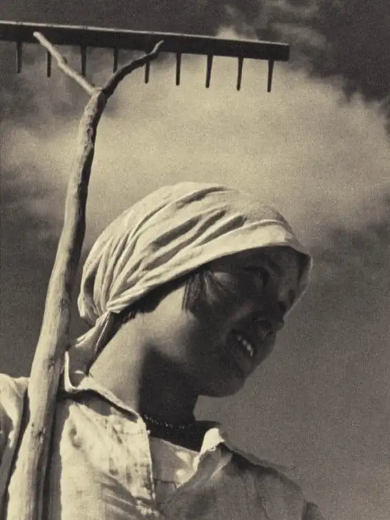 Фотография Колхозницы 1934 года - Коллекционирование (Хобби и отдых) в Псков