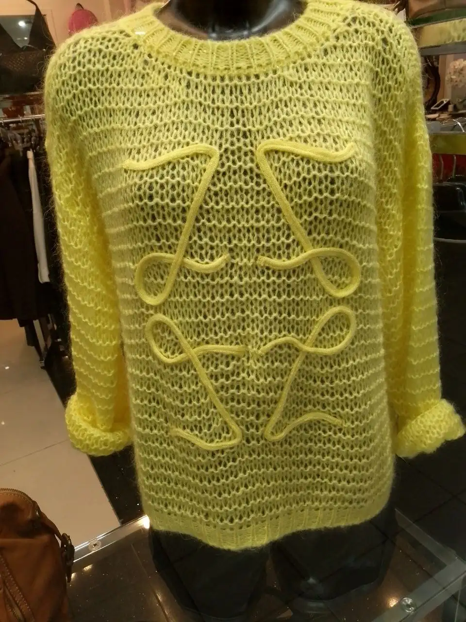 Весенний текст цвета мимозы - Барахолка в Псковская область