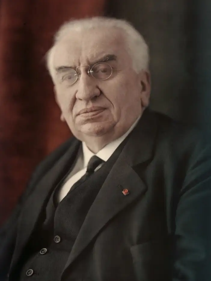 Портрет Луи Люмьера 1935 года - Коллекционирование (Хобби и отдых) в Неизвестно