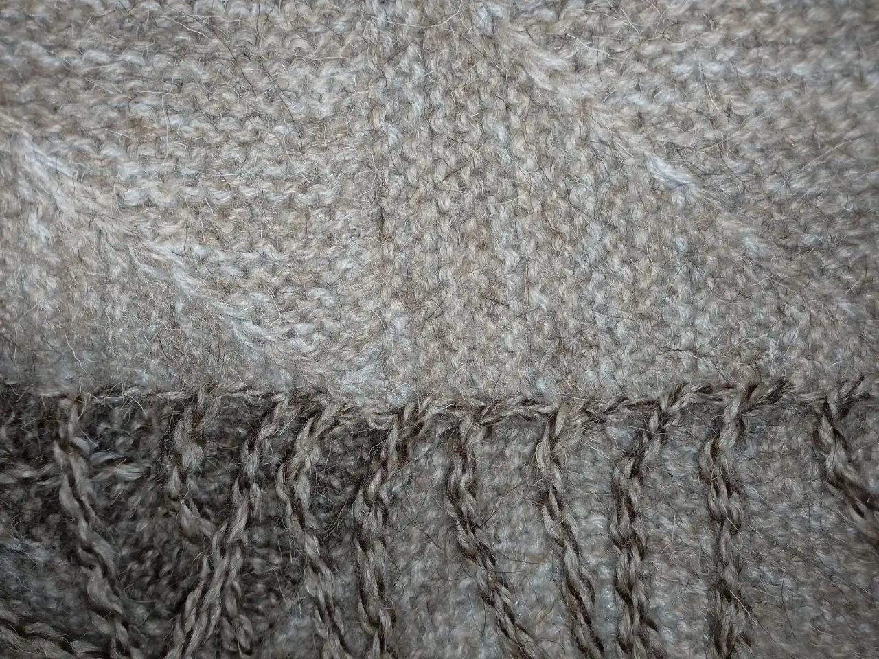 Плед льняного цвета с бахромой ручной работы - Барахолка в Псковская область