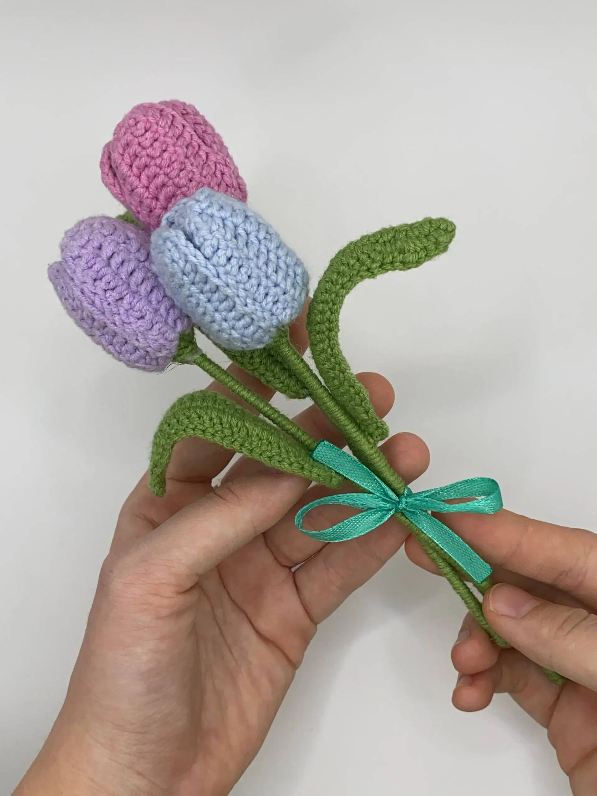 Вязаные игрушки и букет из атласной ленты на заказ - Рукоделие (Хобби и отдых) в Псковская область