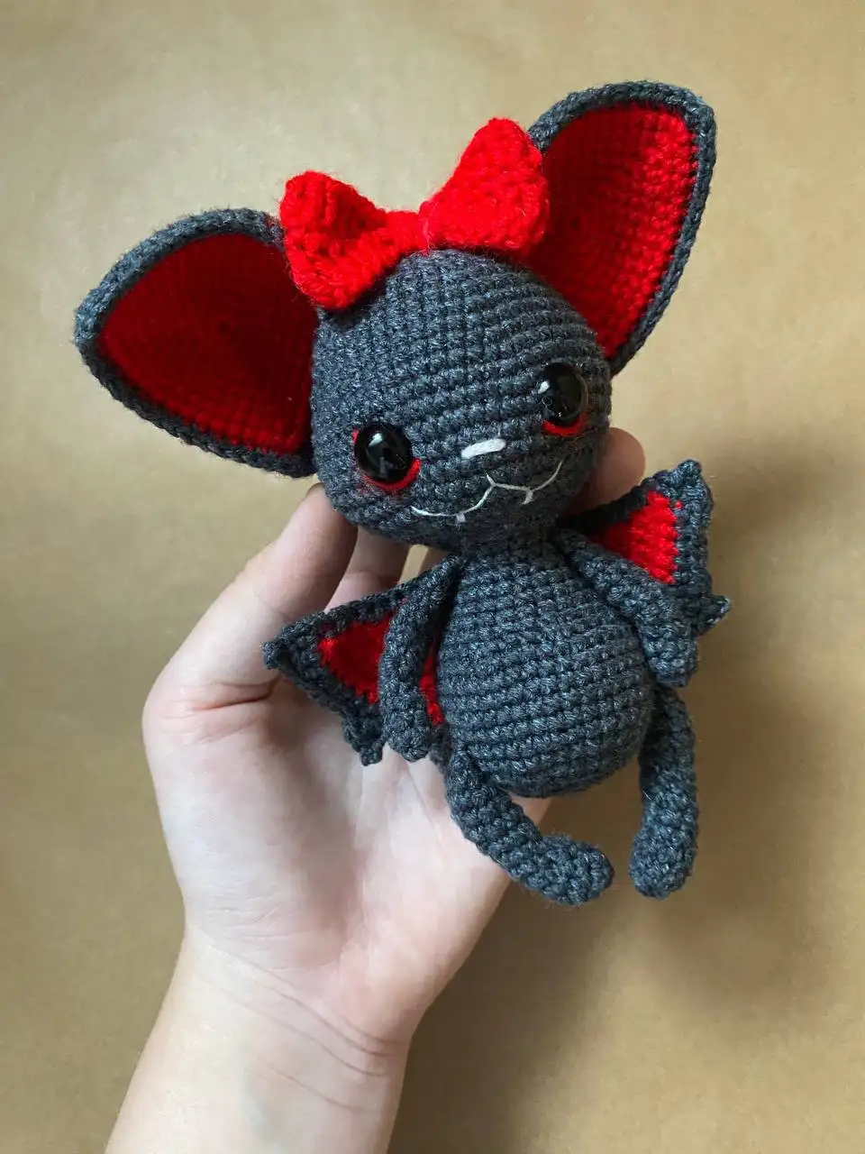 Вязаные игрушки и букет из атласной ленты на заказ - Рукоделие (Хобби и отдых) в Псковская область