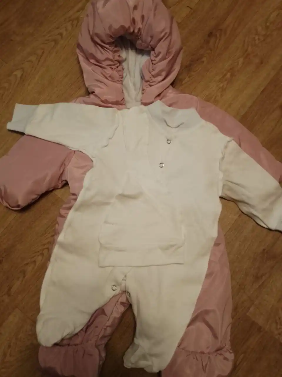 Продам зимний конверт на выписку для девочки